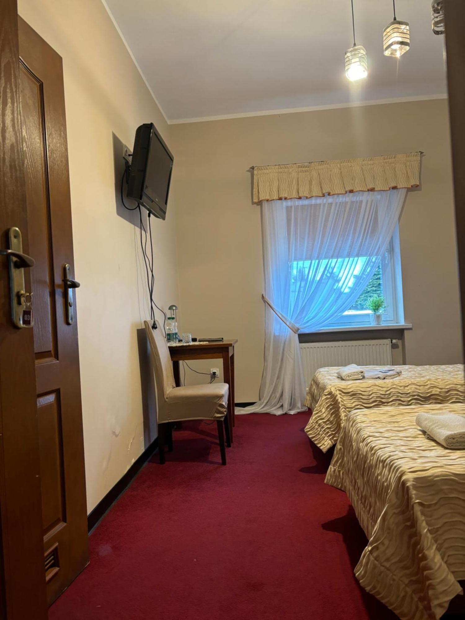 Hotel Chrobry Leczyca Ngoại thất bức ảnh