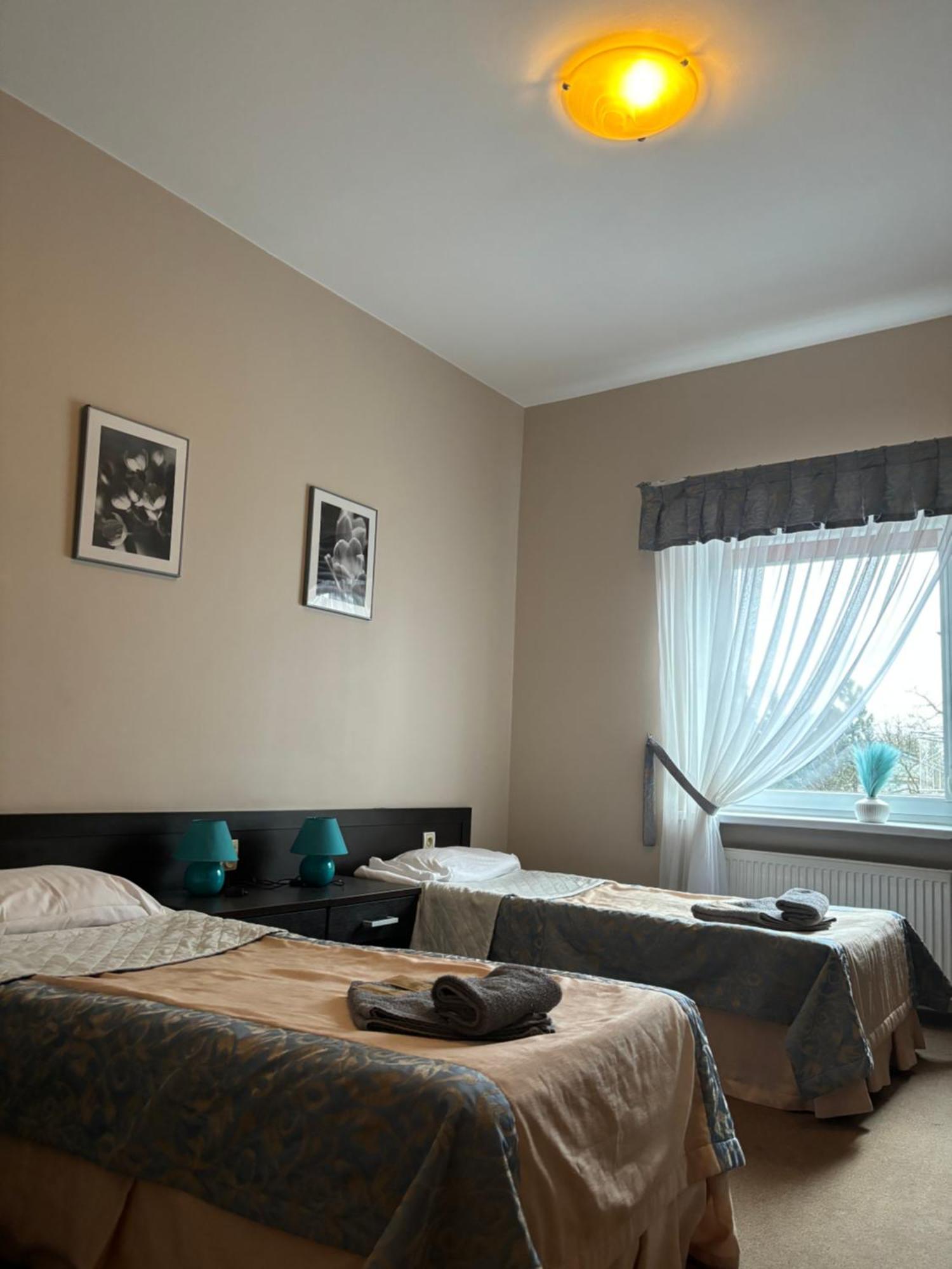 Hotel Chrobry Leczyca Ngoại thất bức ảnh