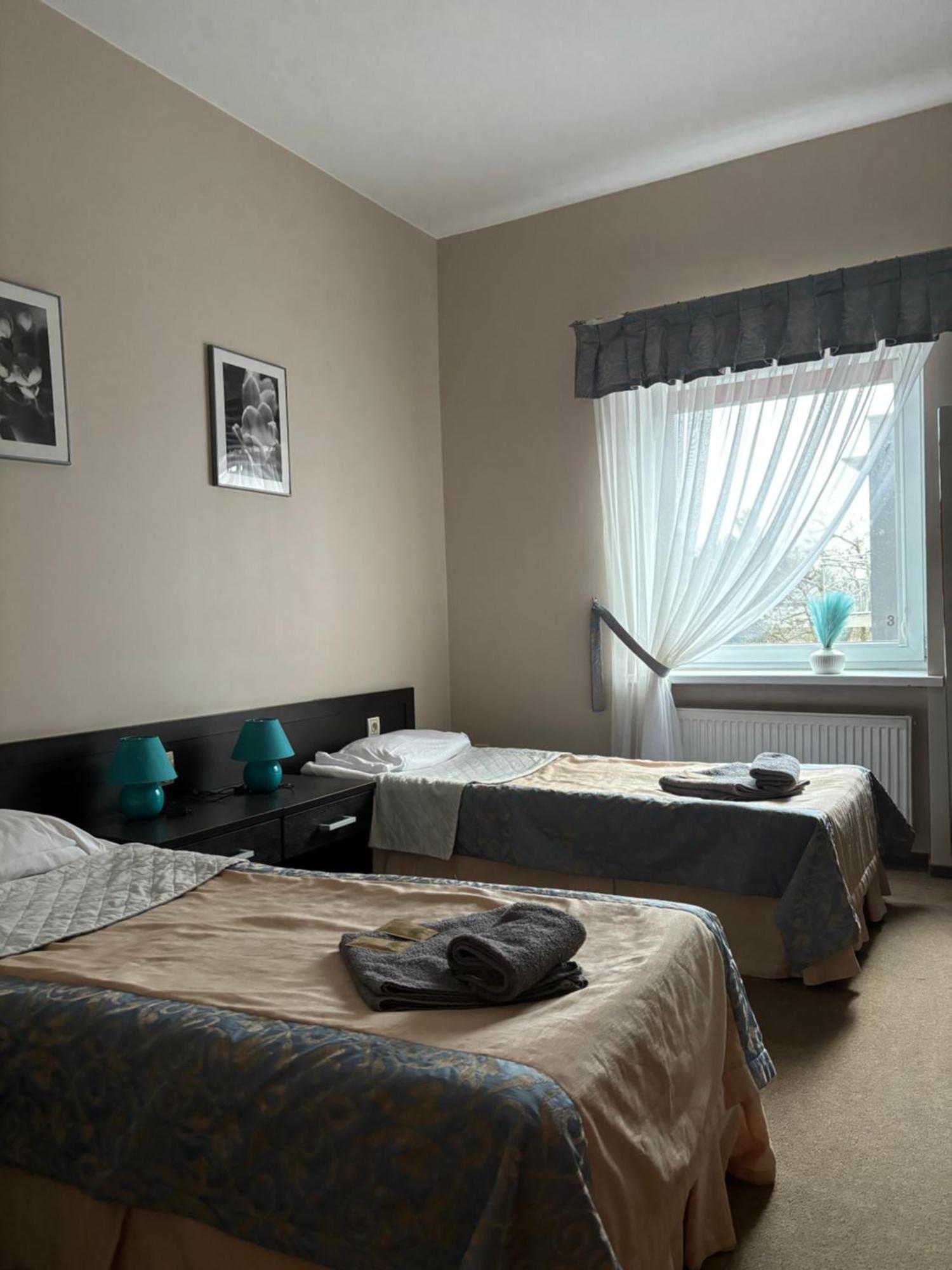 Hotel Chrobry Leczyca Ngoại thất bức ảnh