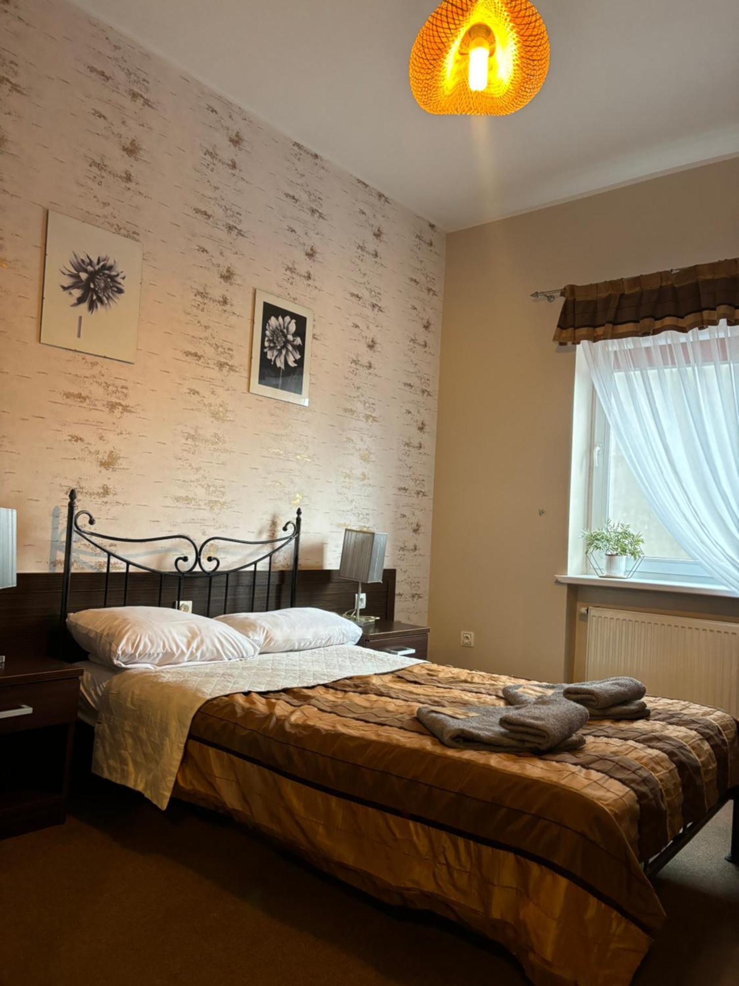 Hotel Chrobry Leczyca Ngoại thất bức ảnh