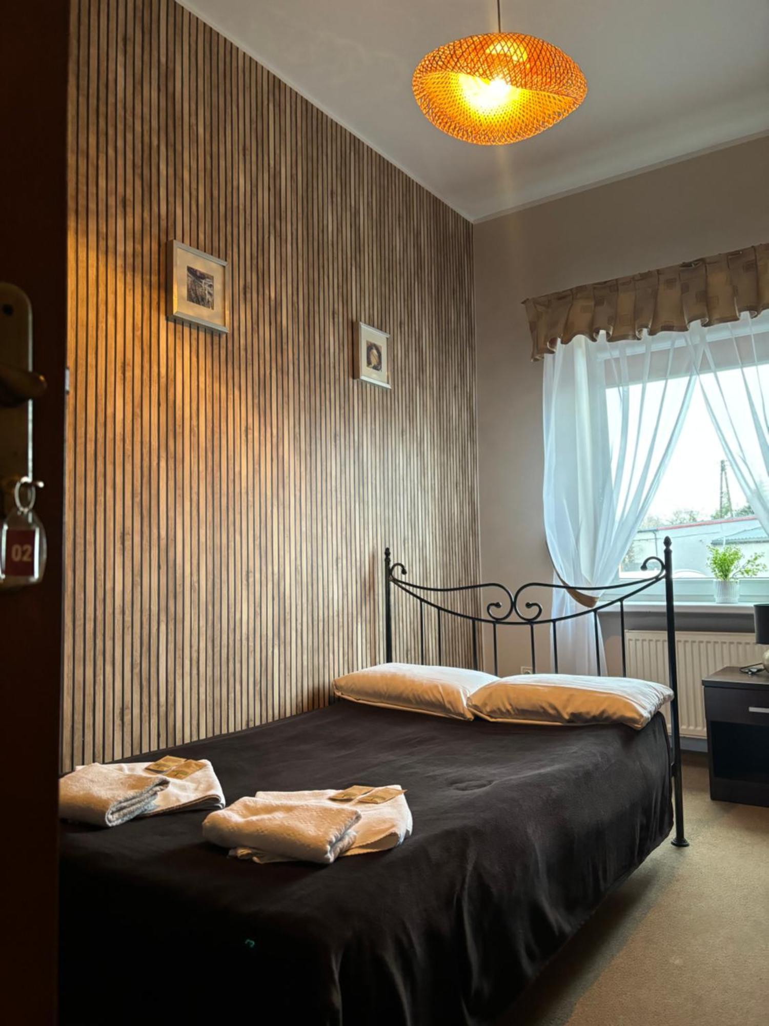 Hotel Chrobry Leczyca Ngoại thất bức ảnh
